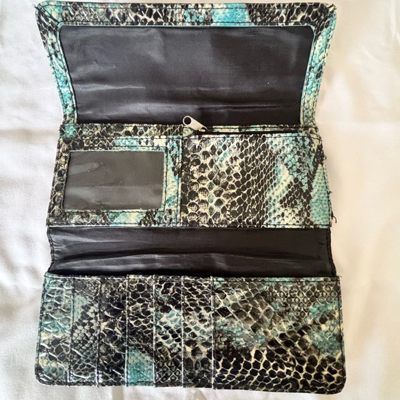 Kenneth Cole Reaction wallet - Picture 2 of 3